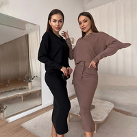 OWM ODM hilo hilado con núcleo Jersey de solapa tejido por ordenador para mujer Falda recta delgada para mujer Falda jersey para mujer traje de dos piezas