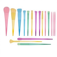 Ensemble de 17 pinceaux de maquillage professionnels multicolores à manche en plastique et fibres synthétiques pour artistes maquilleurs - Utilisation visage