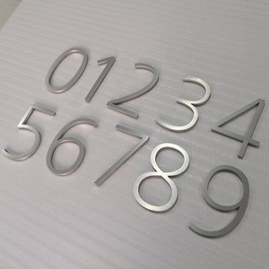 Plaque de numéros d'adresse extérieure autocollante en aluminium brossé massif - Product Image 3