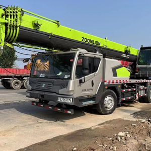 Grue sur camion Zoomlion ZTC250 25T bien entretenue, conforme aux normes EPA, pour les travaux de levage d'infrastructure - Product Image 1