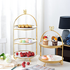 Présentoirs de gâteau délicat de conception nordique <span class=keywords><strong>support</strong></span> de gâteau de Cupcake en céramique à 3 niveaux <span class=keywords><strong>support</strong></span> de gâteau de mariage - Product Image 1