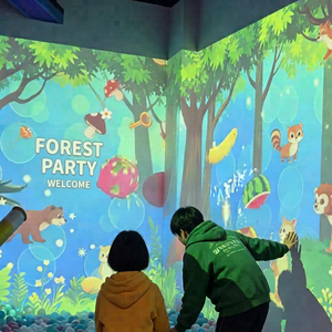 Console de jeu interactive avec projecteur et capteur de mouvement pour les enfants, idéale pour les aires de jeux intérieures, les centres commerciaux, les musées et les centres d'apprentissage - Product Image 1