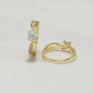 Anello di fidanzamento <span class=keywords><strong>solitario</strong></span> taglio brillante 14K <span class=keywords><strong>1</strong></span>/20 pieno di gioielli in oro che fanno forniture di anelli pieni d'oro per le donne - Product Image 5