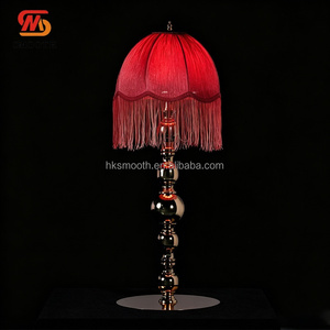 Lampe de table de mariage élégante, style victorien, abat-jour en tissu à franges ivoire, support en métal doré, idéale pour les événements et les fêtes - Product Image 4