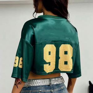Top Corto Deportivo Personalizado de Estilo Urbano con Parches de Tela y Malla para Mujer, Ideal para Entrenamiento de Fútbol - Product Image 2