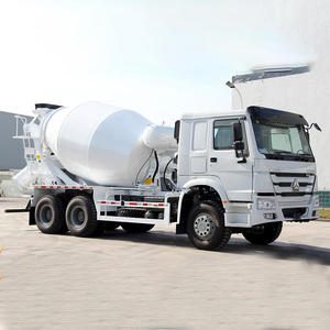 Conduite à droite auto-chargement ciment prêt à l'emploi 3 essieux Mini nouvelle pompe de camion malaxeur à béton Howo à Dubaï - Product Image 3