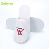 Chaussons jetables haut de gamme en tissu gaufré éponge avec semelle EVA pour hôtels, complexes hôteliers, spas et chambres d'hôtes – Articles d'accueil