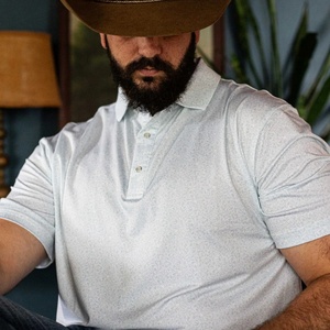 Camisa de Golf de Secado Rápido con Estampado de Calaveras y Flores Rosas, Verde y Rojo, Retro, de Poliéster Reciclado, con Cierre de Perlas - Product Image 1