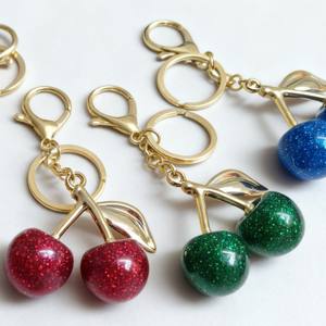 Nouveau porte-monnaie vintage en alliage métallique en forme <span class=keywords><strong>de</strong></span> cerise, petit et mignon, avec chaîne, porte-clés tendance pour sac - Product Image 3