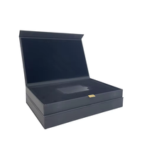 Boîtes cadeaux en carton personnalisées avec logo UV estampé à chaud, matériaux recyclés, laminage mat, doublure en éponge