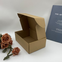 Niedrige Mindestbestellmenge Wellpappe Recycelbare Logo-Geschenkverpackung Rosa Schuhkartons Kleidungsboxen Papier-Versandtaschen für Kleinunternehmen