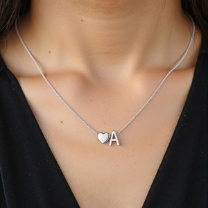 Collier en forme de cœur avec lettre A, breloque en alliage de zinc, bijoux à porter au quotidien, cadeau - Product Image 2