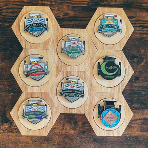 Présentoir mural présentoir à médailles en bois Puzzle porte-médailles en bois nid d'abeille présentoir à médailles en bois pour cadeaux de course - Product Image 2