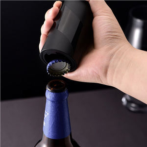 חם מכירה אוטומטית של בירה מתנות לבירה מגנטית עם פותחן בקבוק מגנטי לוגו מותאם אישית פותחן - Product Image 5