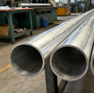 Tuyau en acier inoxydable 304 ASTM A312 SCH 40 Prêt pour les fluides chimiques - Product Image 1