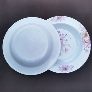 Assiette de Dîner Ronde en Mélaminé Élégante et Abordable de 20 cm, Motif Fleur Rouge, Plat en Plastique pour Soupe Chaude de Restaurant - Product Image 5