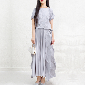 Conjunto de Falda y Top Casual de Dos Piezas Miyake, Diseño 2026, Conjunto Irregular de Dos Piezas para Mujer - Product Image 4