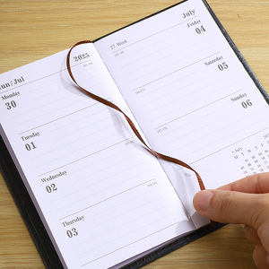 Cahier en cuir avec logo personnalisé 2025 anglais Plan hebdomadaire A6 Agenda portable Efficacité Manuel Calendrier Journal de bureau - Product Image 4