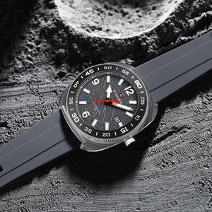 นาฬิกาข้อมือผู้ชาย NAVIFORCE 7132 รุ่นสปอร์ต แฟชั่นทันสมัย แสดงวันที่ เข็มเรืองแสง กันน้ำ 5ATM สายซิลิโคน นาฬิกาควอตซ์ผู้ชาย - Product Image 4