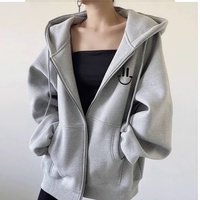 Sweat-shirt européen ample en polaire 100 % polyester brodé, modèle populaire pour l'automne/hiver 2026, RFES562