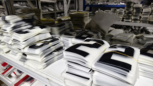 Tùy Chỉnh Truyền Nhiệt Thiết Kế Bóng Đá Bóng Đá Vinyl GiấY Dán Plastisol Sắt Trên Màn Hình In Jersey Số Chuyển Nhiệt - Product Image 5