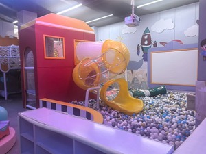 Équipement de terrain de jeu intérieur à thème personnalisé pour enfants Centre de jeu en plastique souple avec piscine à balles - Product Image 3