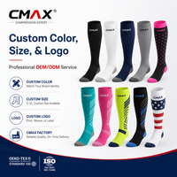 Chaussettes de compression sportives respirantes avec logo personnalisé, vente en gros OEM, chaussettes anti-humidité mi-hautes pour le football, le cyclisme et la course à pied, pour hommes et femmes