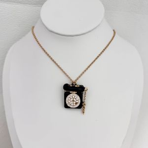 <span class=keywords><strong>Collier</strong></span> pendentif téléphone vintage SongYi, émail coloré, charme de téléphone rétro mignon, chaîne de cou pour femmes - Product Image 4