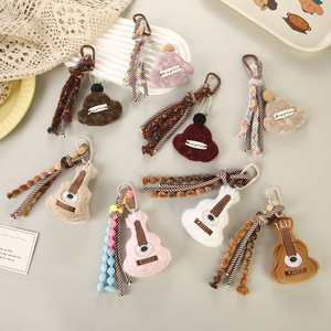 Porte-clés en peluche Guitare Nuage, breloque de sac en corde tressée à la main avec pompon, pendentif de sac à dos esthétique et mignon, cadeau pour filles, vente en gros - Product Image 1