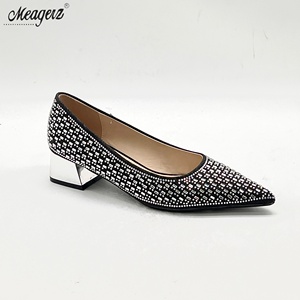 <span class=keywords><strong>Scarpe</strong></span> da sera da donna 2026 all'ingrosso con strass, a punta e con <span class=keywords><strong>tacco</strong></span> <span class=keywords><strong>quadrato</strong></span> - Product Image 2