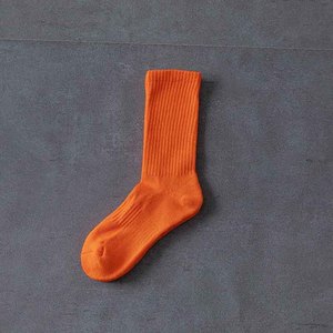 جوارب رياضية جينغوين OEM ملونة من قماش تيري السميك بلون واحد للرجال لكرة السلة تصل إلى منتصف الساق - Product Image 5