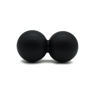 Balle de massage double en silicone en forme d'arachide pour la récupération sportive, soulagement des points de pression des pieds et des bras, massage des tissus profonds de qualité supérieure - Product Image 5