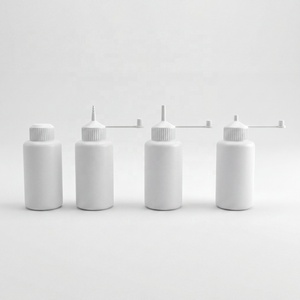 Bouteille en plastique LDPE/HDPE OEM disponible, 750 ml, avec bouchon cylindrique à filetage rond, fermeture à languette. - Product Image 1