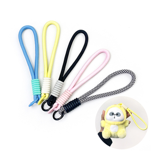 カスタマイズされた無地のぬいぐるみパンダ人形ペンダント装飾キーホルダー、短い織り紐のおもちゃリストストラップ、キーホルダー紛失防止コード - Product Image 1