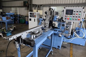 Rectificadora CNC de Ruedas de Alta Calidad con Múltiples Tamaños, Hidrostática, de Doble Husillo, Máquina Rectificadora CNC Sin Centro - Product Image 2