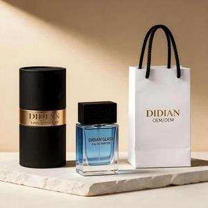Botella <span class=keywords><strong>de</strong></span> Perfume <span class=keywords><strong>de</strong></span> Vidrio Cuadrada Plana <span class=keywords><strong>de</strong></span> 30ml 50ml <span class=keywords><strong>de</strong></span> Primera Calidad, con Tapa <span class=keywords><strong>de</strong></span> Madera, Personalizable, Elegante Envase para Fragancias - Product Image 2