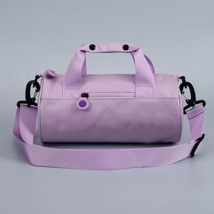 Bolsa Deportiva de Viaje para Gimnasio con Compartimento Impermeable para Zapatos, Correa de Hombro Ajustable, Ideal para Fin de Semana - Product Image 1