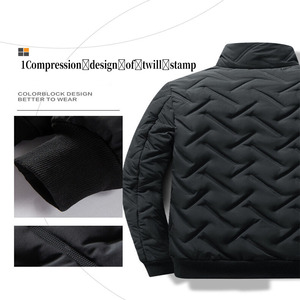 Giacca trapuntata impermeabile 2025 da uomo di alta qualità per l'autunno <span class=keywords><strong>inverno</strong></span> con collo alto <span class=keywords><strong>in</strong></span> velluto ispessito intrecciato per la lavorazione della tessitura non tessuta - Product Image 3