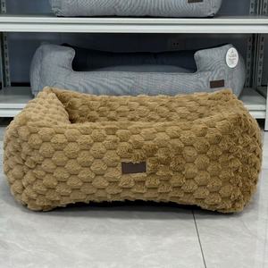 Rechthoekig effenkleurig op maat gemaakt sneeuwvlok fleece hondenbed zacht en comfortabel kaki hondenbed - Product Image 2