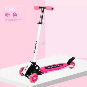 Patinete Infantil Estable de 3 Ruedas, con Diseño Colorido de Grafiti Urbano, Plegable y Ajustable - Product Image 4