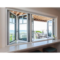 Fenêtre pliante moderne multi-panneaux en aluminium à ouverture extérieure, grande vue pour l'observation du paysage dans la salle à manger de la maison