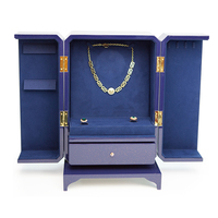 Boîte à bijoux unique de luxe intérieure en velours bleu avec logo Boîte d'emballage de bijoux classique en bois MDF écologique peinte à la bombe