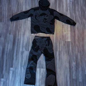 Custom Manufacturers 500 Gsm Heavyweight Thick Fabric Cut and <b>Sew</b> Vintage Hoodies <b>Set</b> Tracksuit Distressed Patch Cut and <b>Sew</b> - Product Image 3