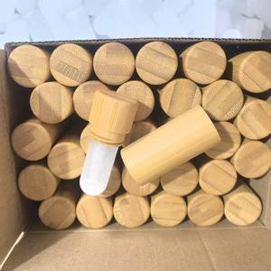 L'Ultimo Deodorante e Antitraspirante in Pietra di Allume di Potassio Naturale ed Ecologico con Tubo in Bambù e Guscio in Sughero - Product Image 3