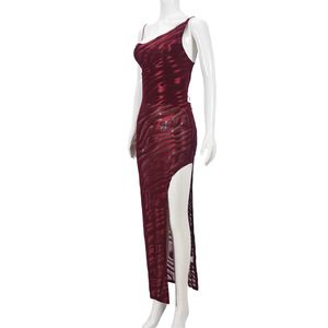 Splendido Abito Slip in Rete Rosso Vino con Stampa Zebrata, Elegante e Bellissimo <span class=keywords><strong>Vestito</strong></span> da Donna per Occasioni Casual, Abiti Boutique - Product Image 5