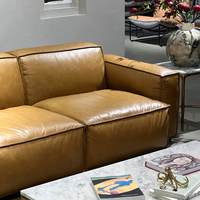 Canapé trois places en cuir huilé style vintage, style rétro Wabi-Sabi, salon, villa, jaune chaud, modulaire, haut