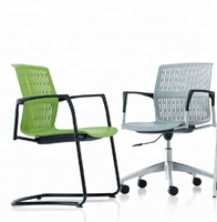 Chaise de bureau ergonomique moderne en plastique, chaise pivotante pour personnel avec dossier ventilé et réglable en hauteur