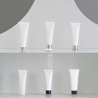 Tube de nettoyage pour le visage d'emballage cosmétique en plastique doux au toucher 100ml avec motif de compression à capuchon à vis pour les soins de la peau à la crème pour les yeux et les mains