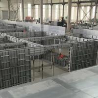 Système de coffrage modulaire pour murs et colonnes, en alliage d'acier zinc-aluminium-magnésium haute résistance, surface lisse, spécifique à la construction