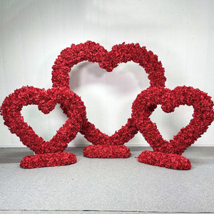 E-HA006 Arco de Flores Rojas en Forma de Corazón al por Mayor, Arco de Flores Artificiales en Forma de Corazón, Arco de Rosas de Seda en Forma de Corazón para Bodas y Decoración de Eventos - Product Image 1